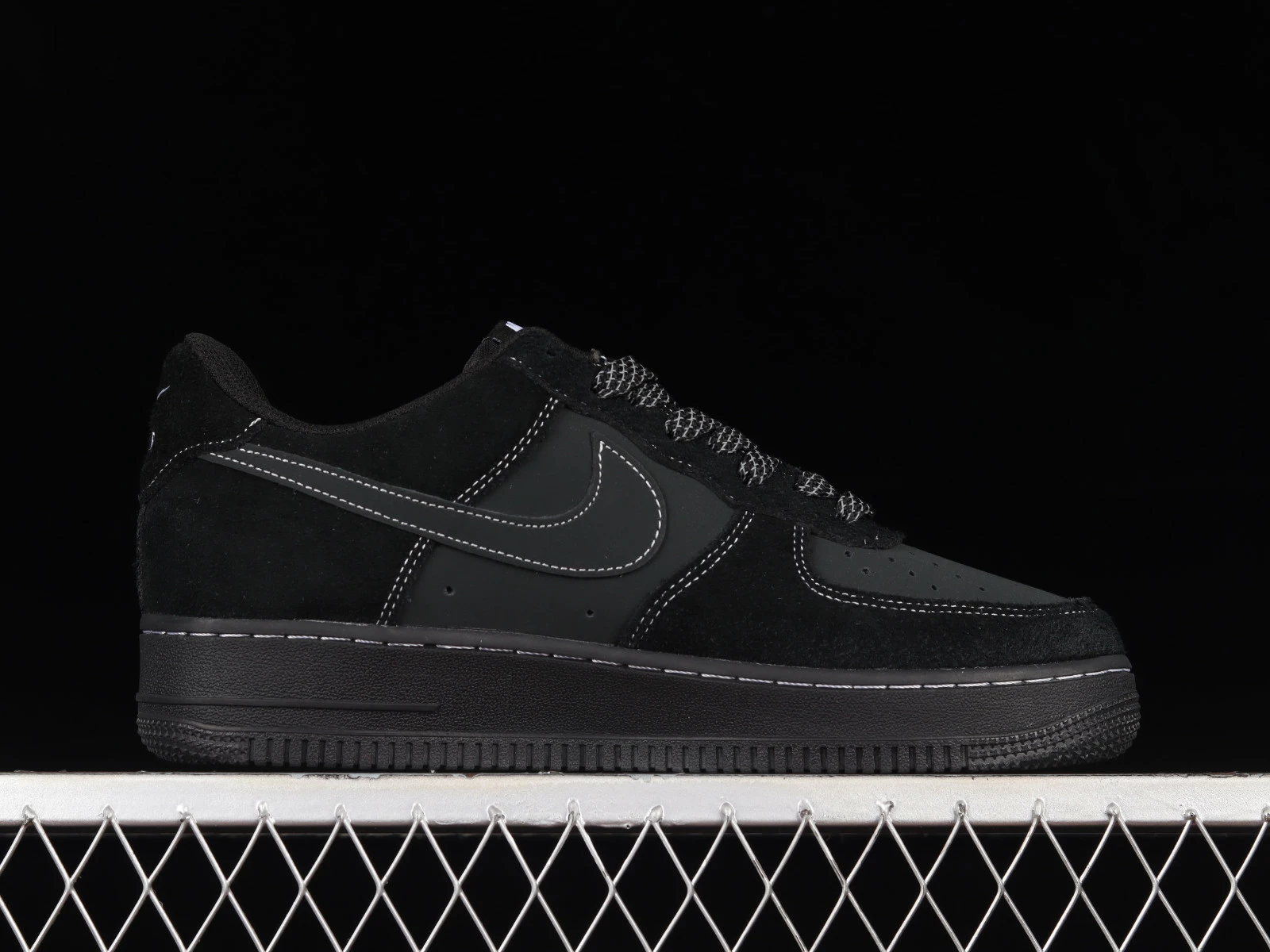 Nike Air Force 1 07 Low Black White BS5085-204