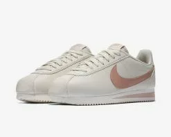 Wmns Nike Classic Cortez Leather Light Bone Gold Particle Pink Summit White 807471-013